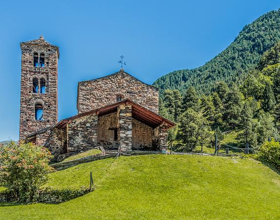 Des villes et des bâtiments impressionnants